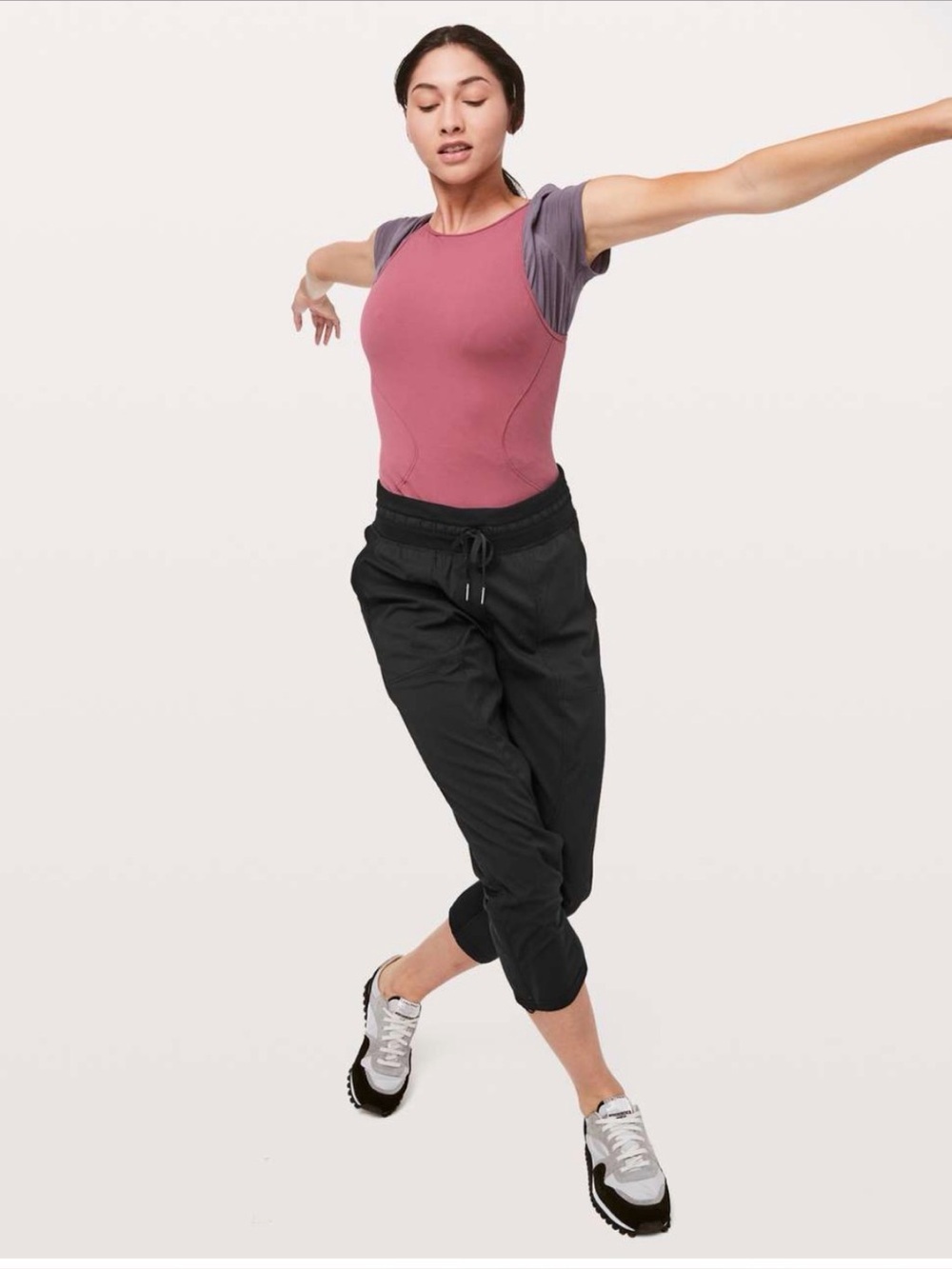 Lululemon Dance Studio Crop *25"
Black Size 4